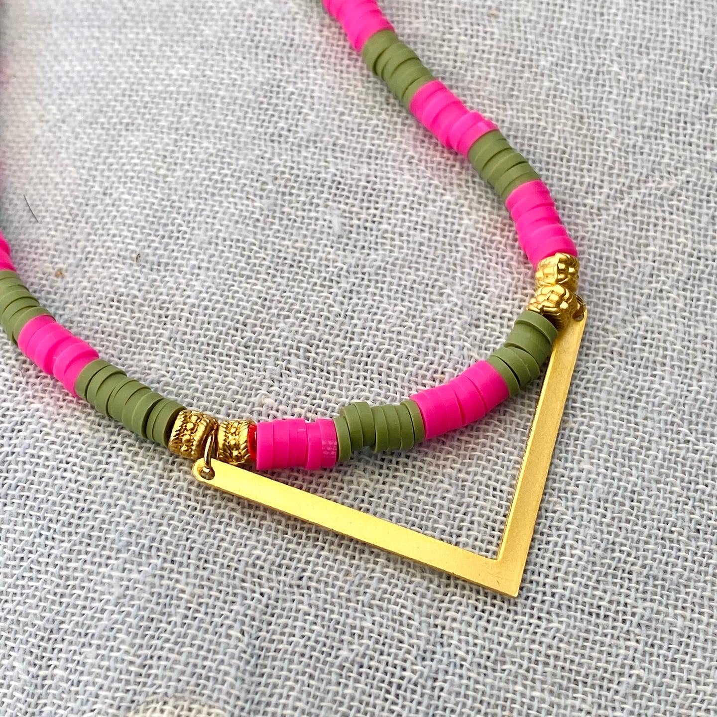 Fuchsia/Olive green & Matte Gold Pendant - Fuse Creations